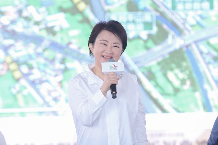 盧市長表示 台中市政府今天有1條有1個大喜事 市政路延伸工程1標完工通車