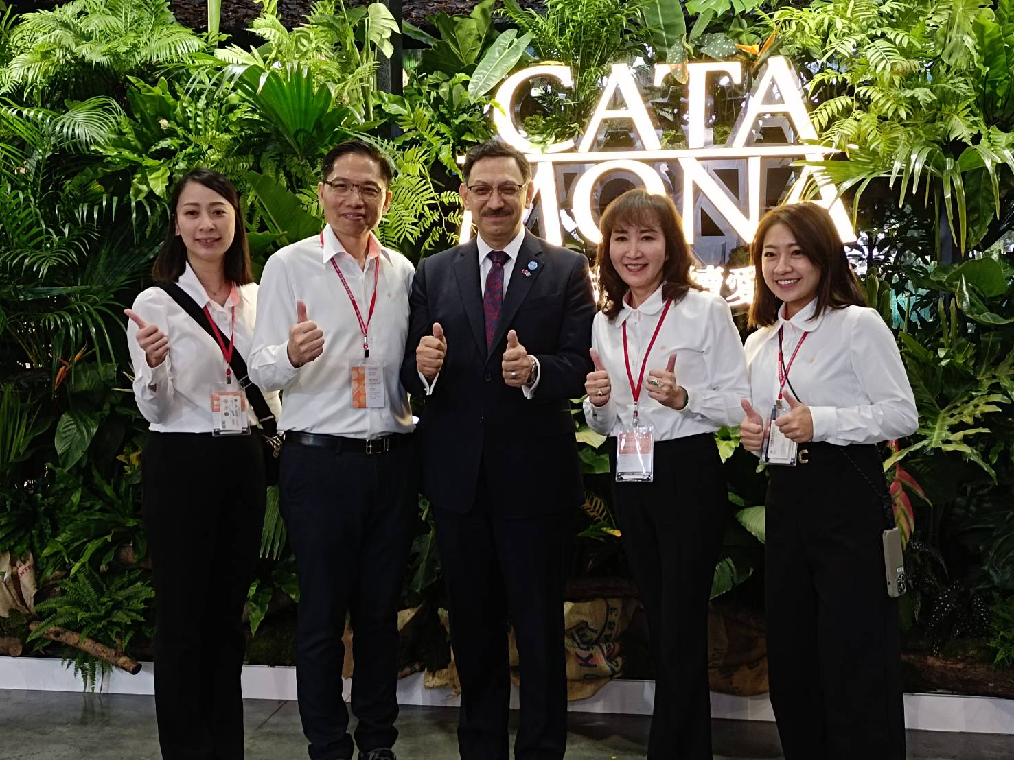 ▲瓜地馬拉駐華大使巴迪亞蒞臨國際咖啡展。(圖/卡塔摩納提供)