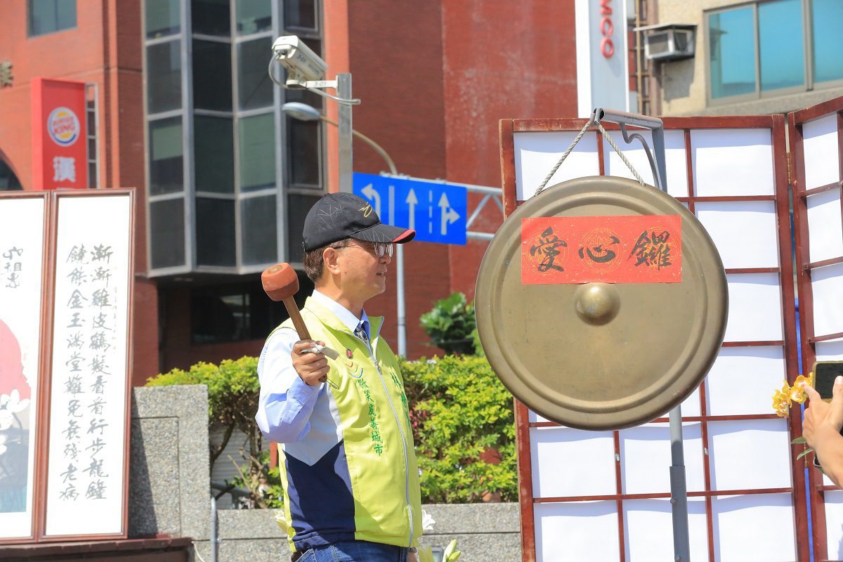 7.2強震花蓮市受創嚴重　市長林世賢煎菜頭粿義賣為姊妹市花蓮震災募款