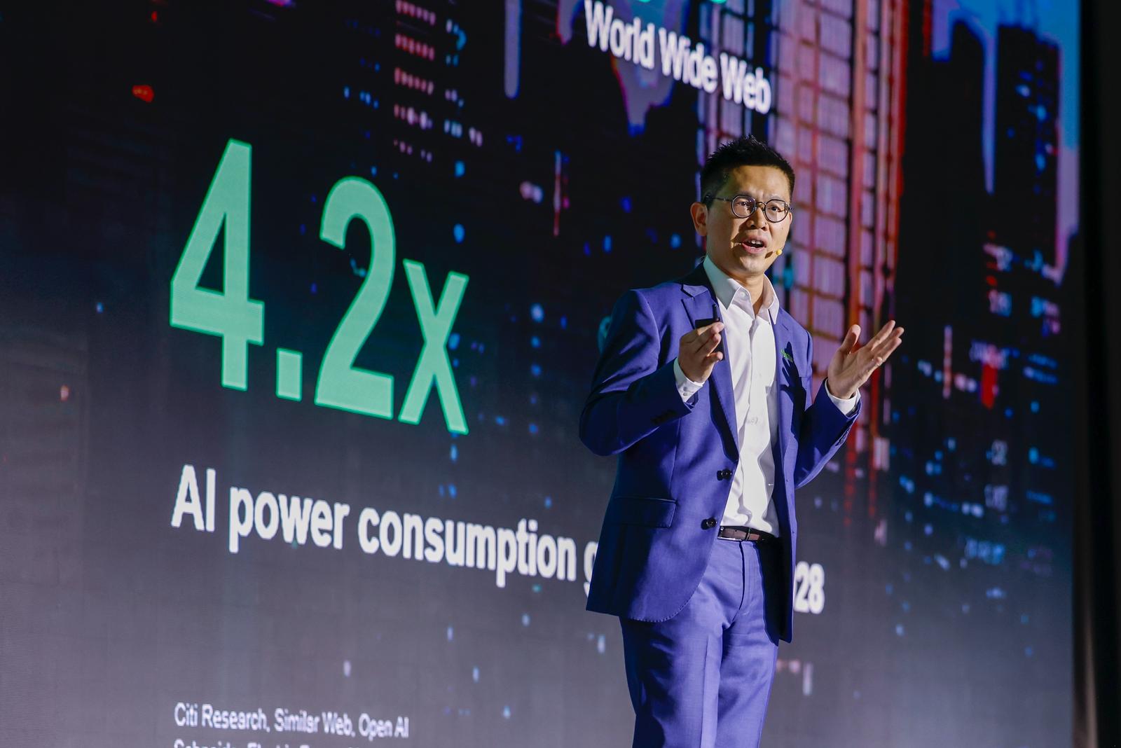 施耐德電氣香港區總裁趙啟文先生於香港創新峰會2025發表開幕主題演講。