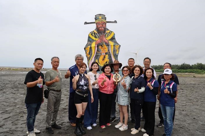 今年海洋音樂季活動與海清宮合作，推出青天風箏體驗（雲林縣政府提供）