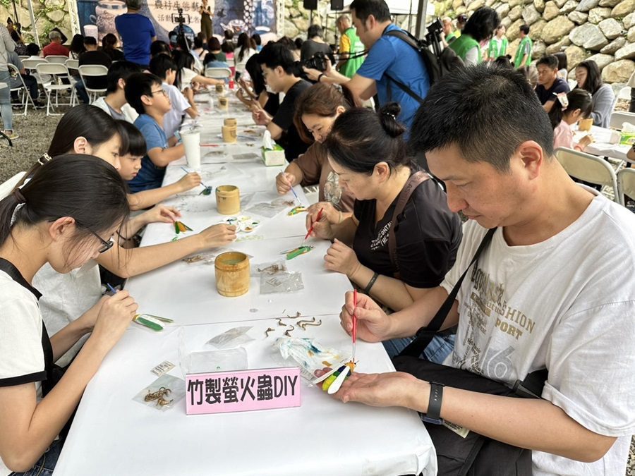 南投濁水溪生態藝廊　漫天螢光飛舞賞螢趣