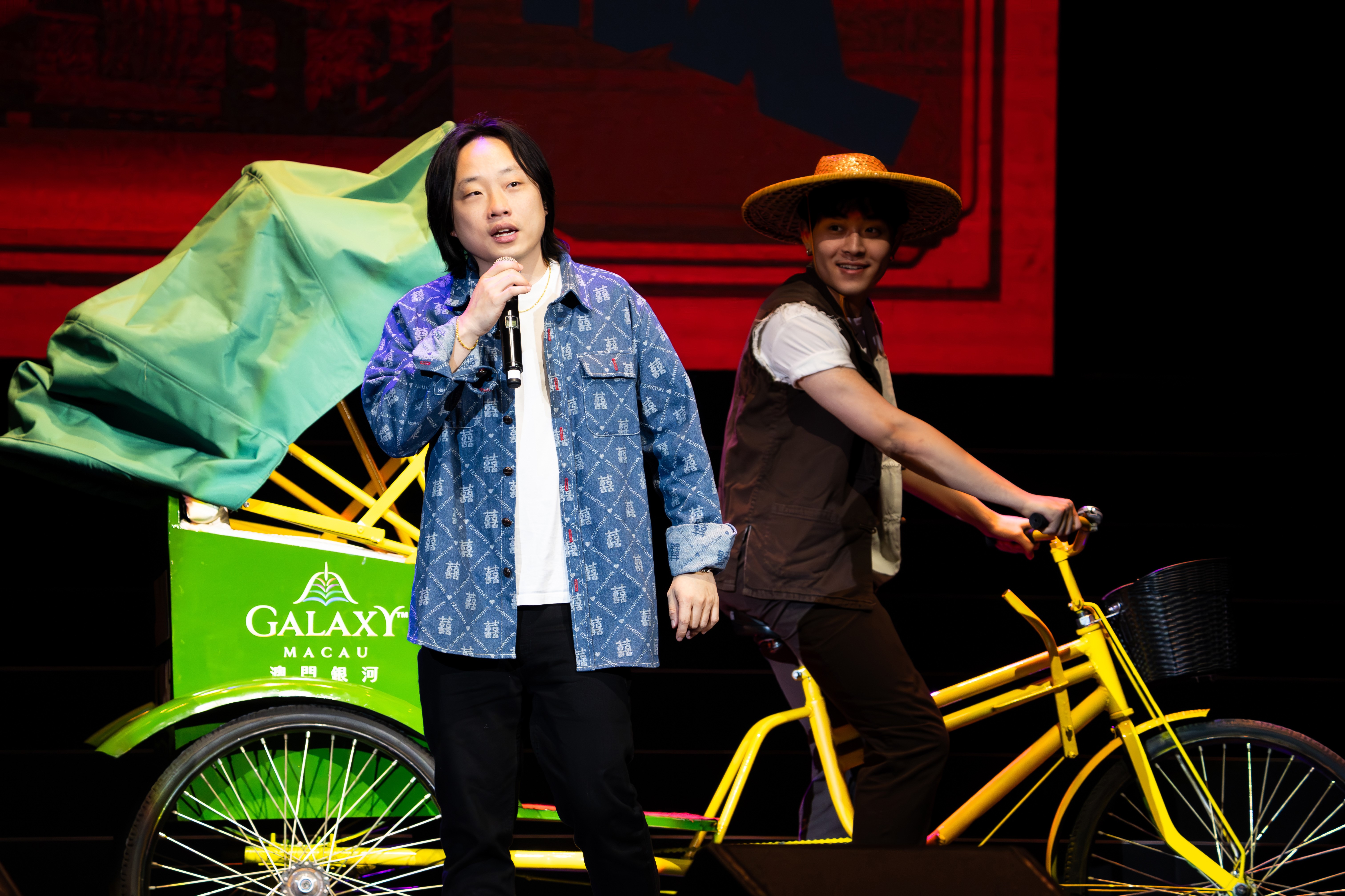 歐陽萬成來到澳門演出,內容更特別加入澳門的特色元素,六場演出為超過13000觀眾帶來爆笑驚喜。