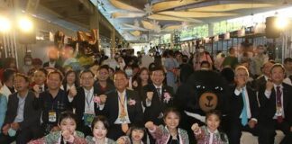 ▲圖:交通部王國才部長(第二排左5)與貴賓們合影 (圖/中華民國旅行業品質保障協會 提供)