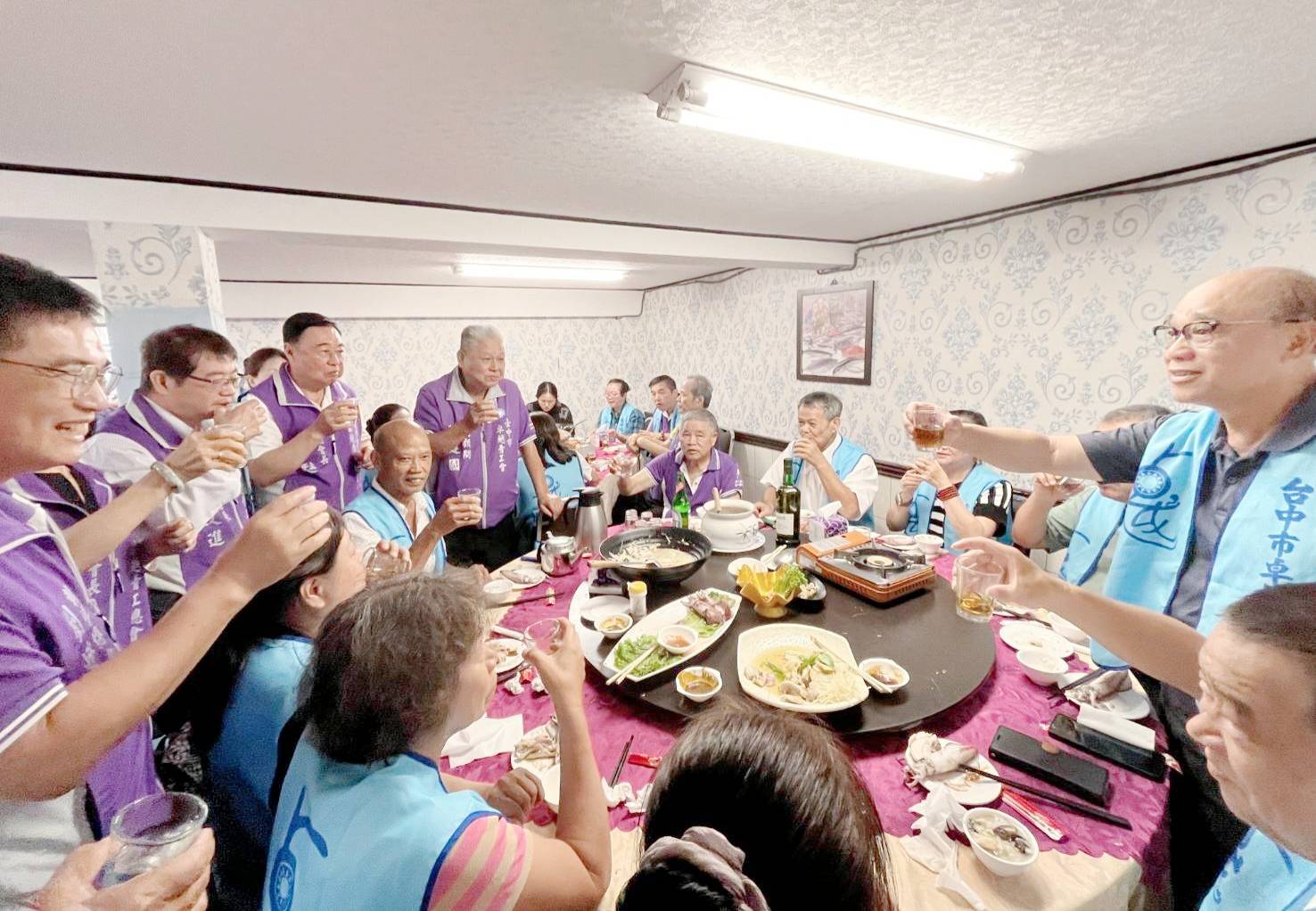 中秋不孤單｜台中卓越志工陪伴長輩提前團圓