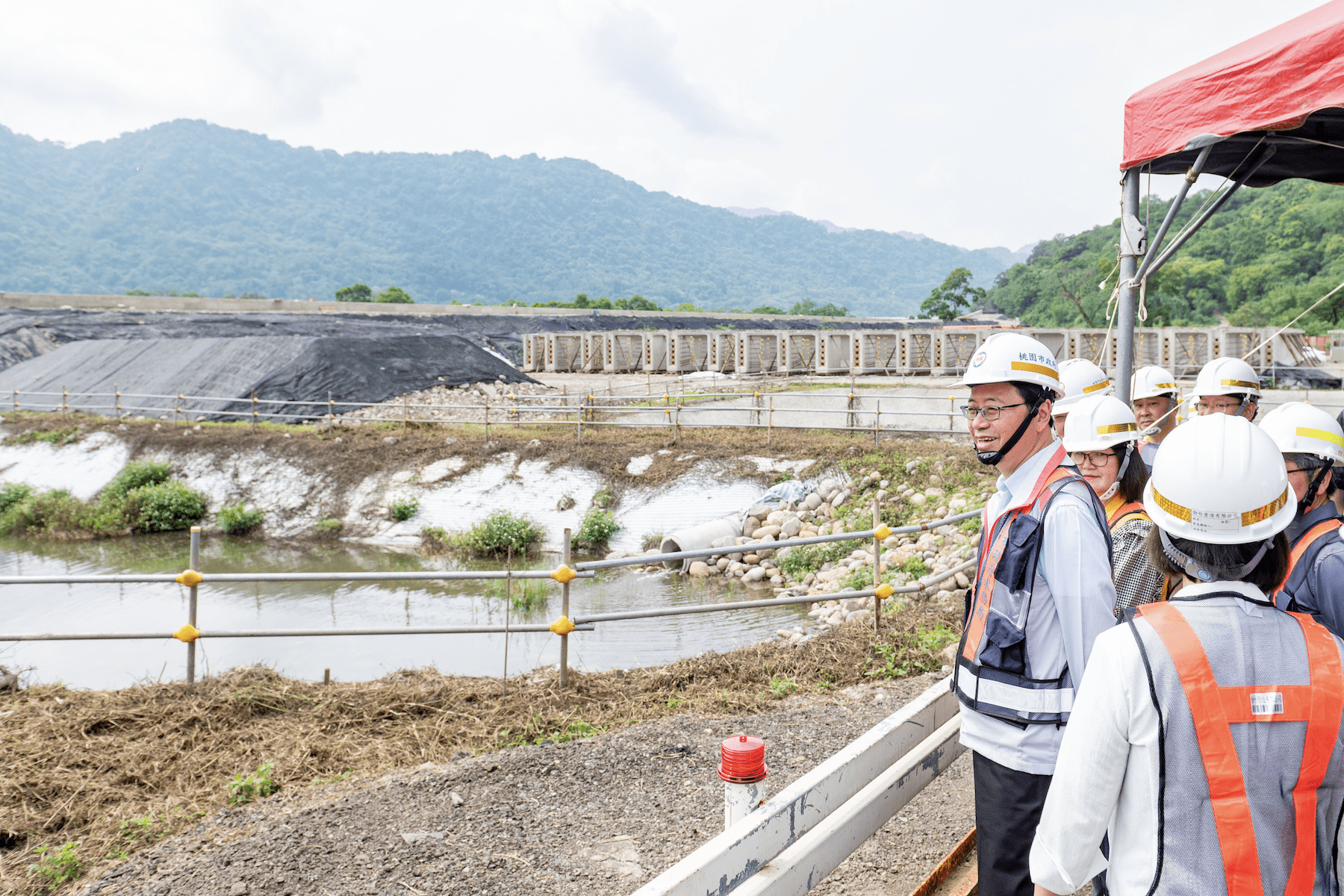 視察大嵙崁清淤輸送系統工程     張善政：改善交通提升清淤效率