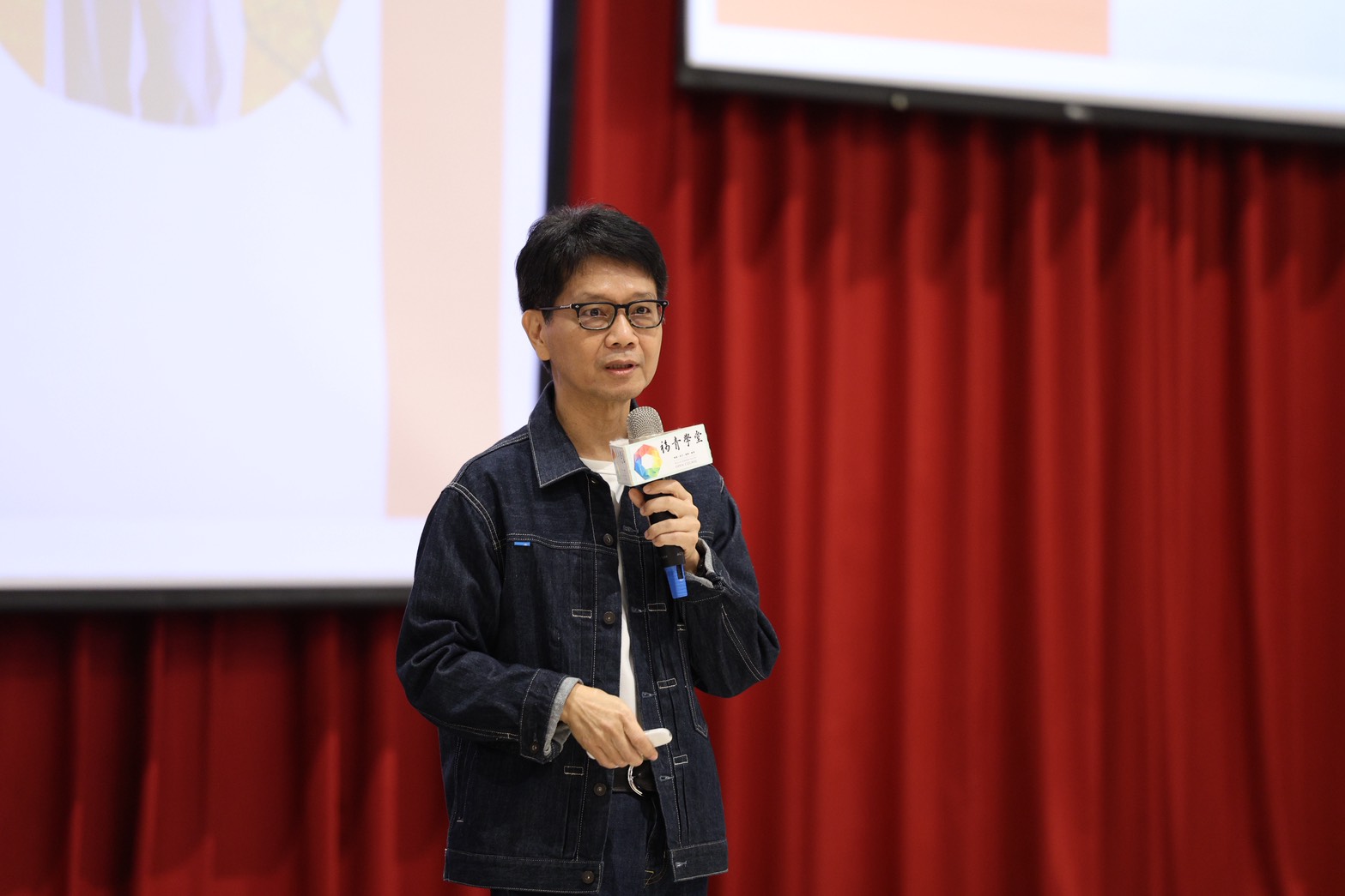 知名作家侯文詠受邀至中山醫大分享人生歷程與創作心路。官方提供