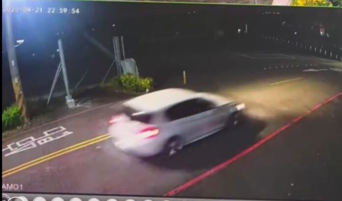 107731-554106628218212941507673296872378652370901629880686347837056869990