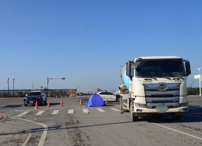 111296-594219122545413408807910053274268560330861734257551219063429252651