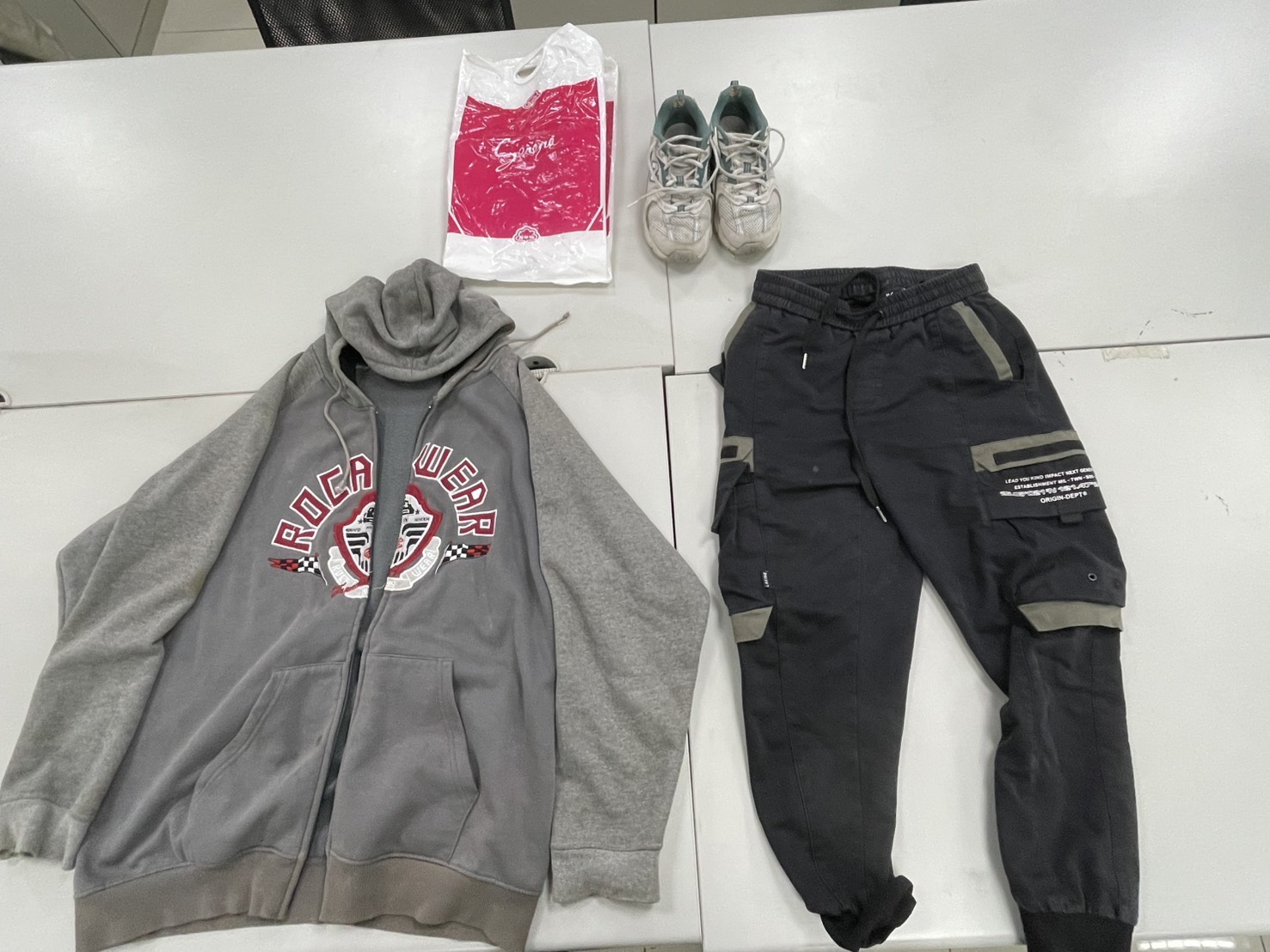 郭男犯案後警覺性高，不僅變裝還多次變換交通工具，試圖製造追緝斷點，但仍不敵警方鷹眼同晚即遭逮。