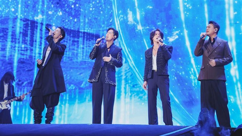 朱孝天無緣合體F4。