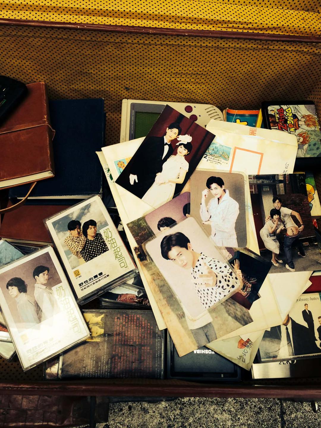 吳慷仁仍留著當年拍片組團體的道具。（圖／翻攝吳慷仁臉書）