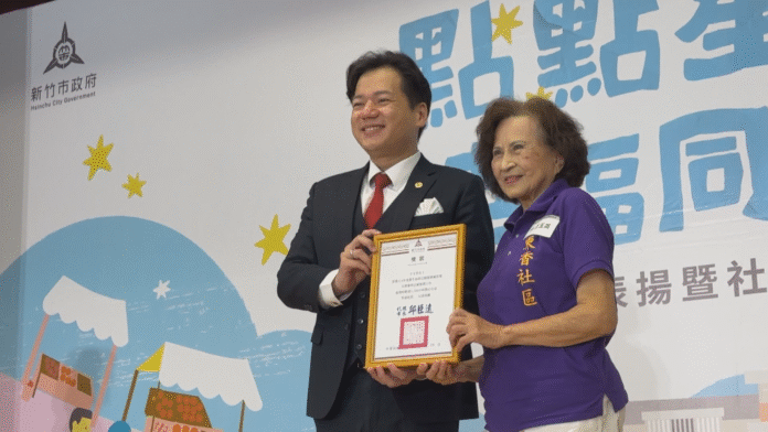 百位志工無私奉獻 89歲王玉英獲銅質獎肯定