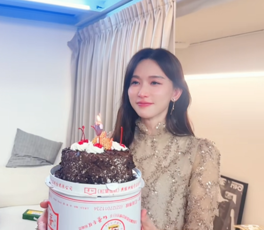 林志玲慶生感動落淚。（圖／翻攝林志玲小紅書）