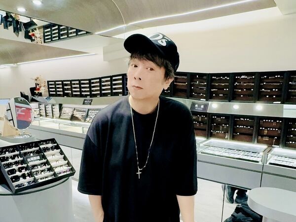 曹西平三哥發聲明將返台參加告別式。(圖/翻攝曹西平臉書)