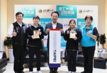 竹崎高中選手揚威聽奧 江巧羽、蕭安宇奪羽球團體銅牌