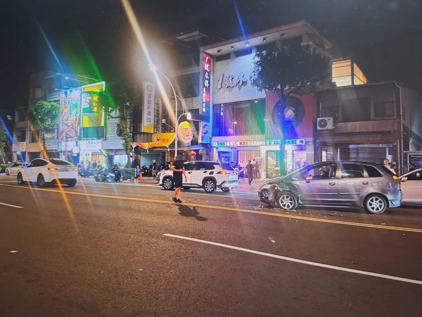 】桃園市中壢區中央西路二段一帶，昨（28）日晚間20時許發生連環車禍及肇事逃逸案。
