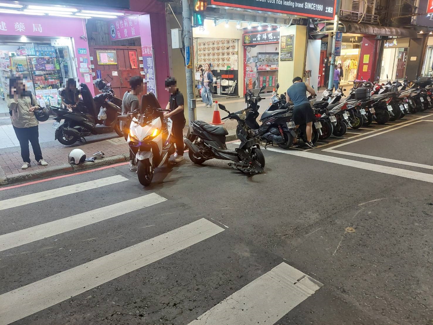 轄區警方現場依規測量繪圖拍照記錄，全案依交通事故相關規定處置。