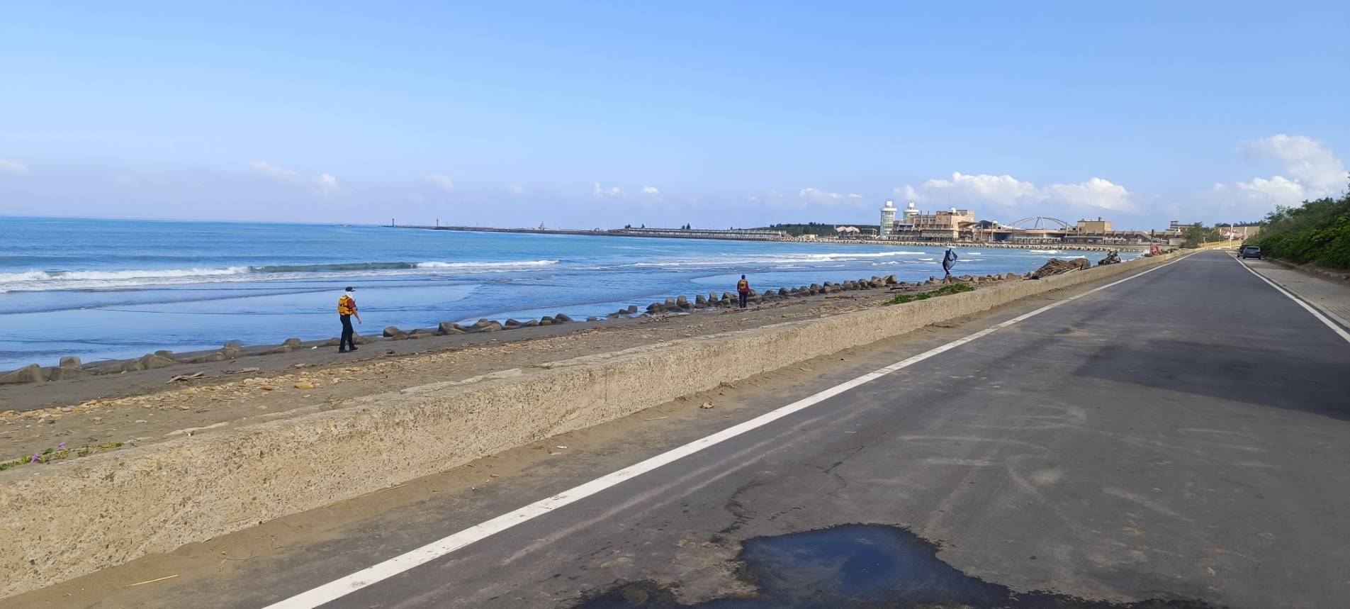 今日清晨5時許，消防、警方及海巡人員再次動員大規模搜救。