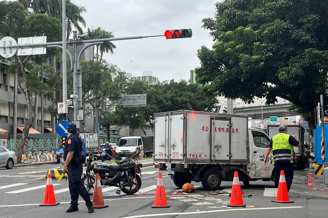 台北市萬華區環河南路二段、長順街口，昨（26）日下午13時許發生1起死亡車禍。