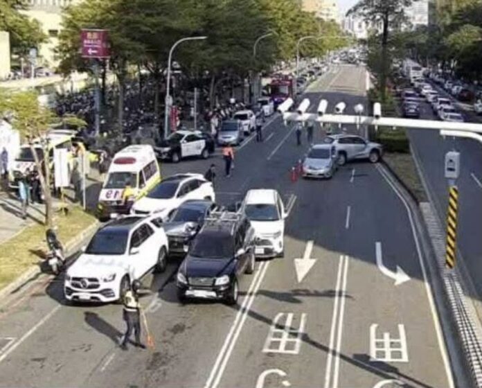 119549-956376552659974978077565826928960329240884645238712367046274467258