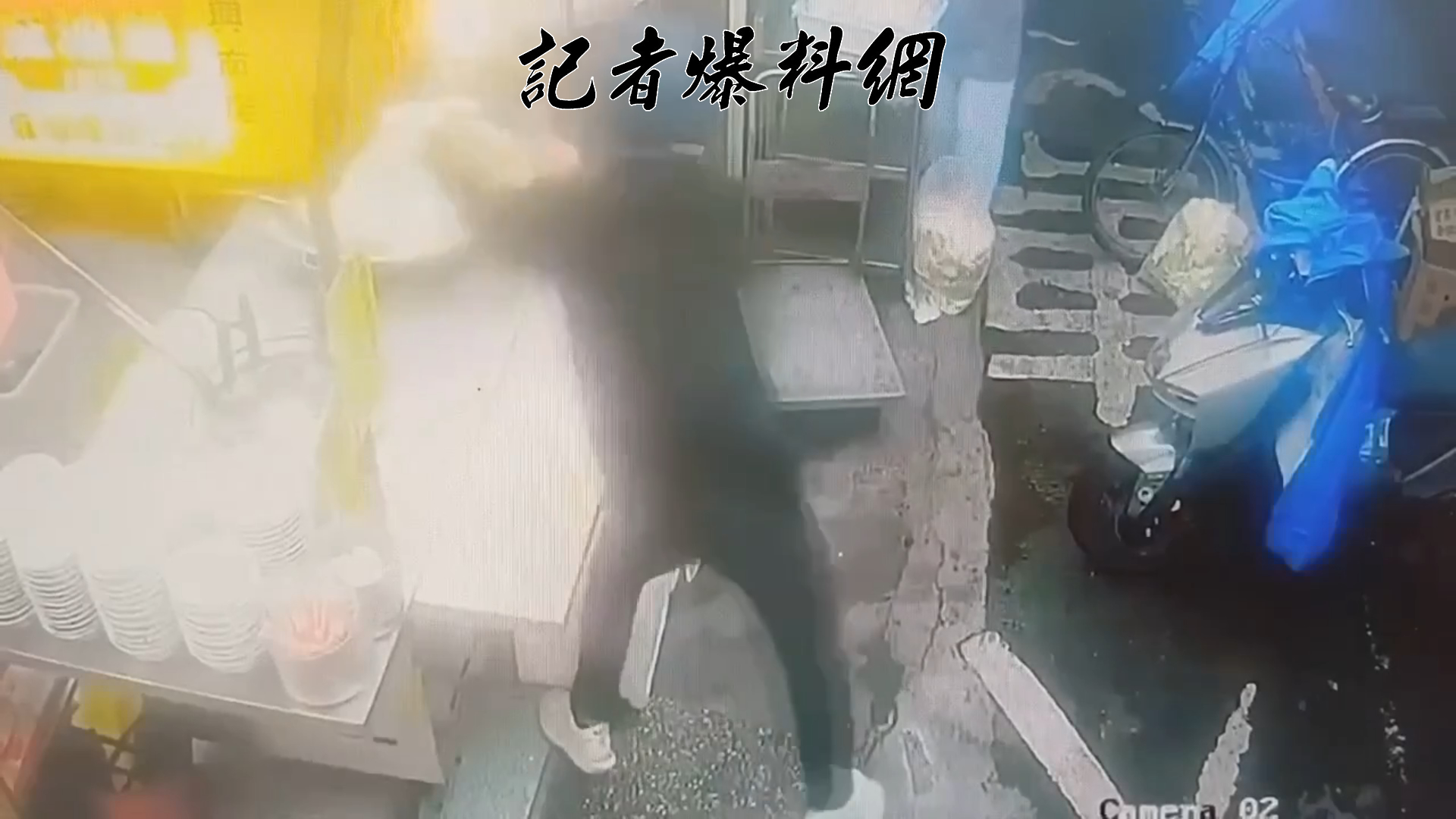 知名連鎖餐廳「莊家班麻油雞」分布於雙北市包括北投、士林、淡水、文山、蘆洲、中和等地區共10家分店，於昨（31）日跨年傍晚16時許起，遭到計畫性的惡意騷擾。