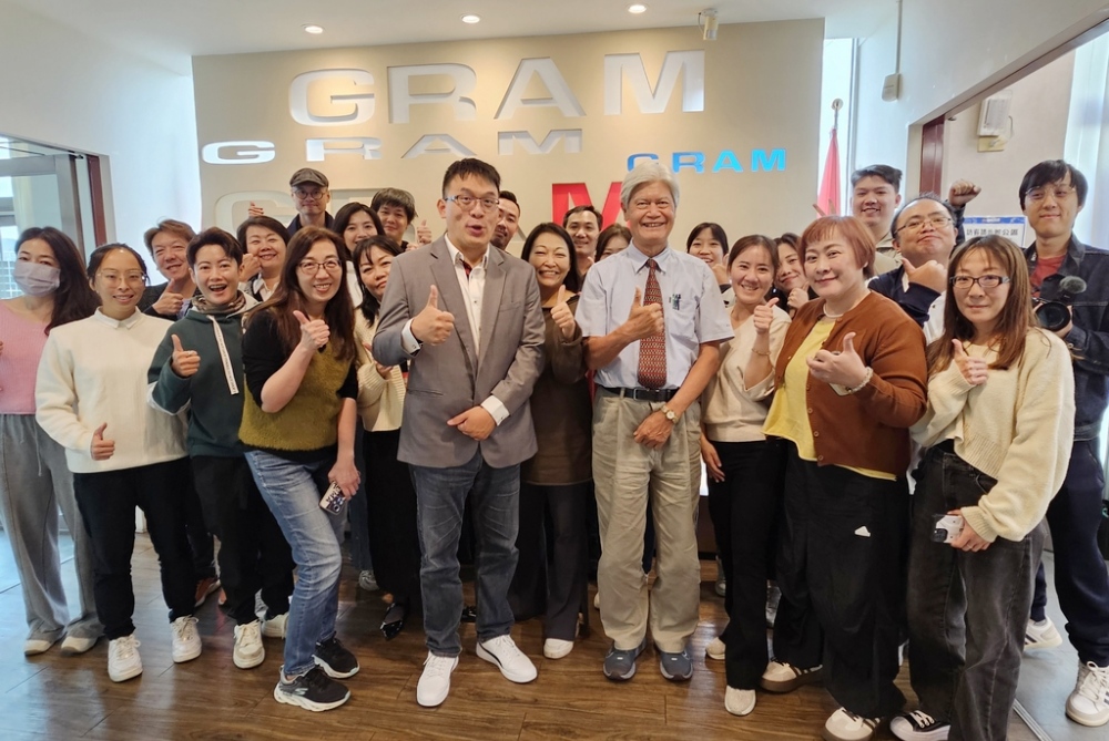 會議夢靨終結站！AI神器讓老闆碎念變金句   40家企業用這方法   效率狂飆80%