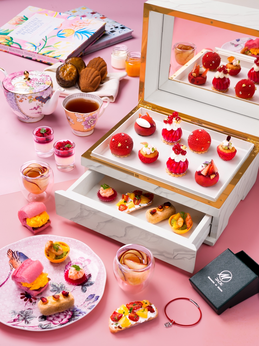 這個農曆新年,「澳門銀河」旗下CHA BEI誠摯邀請賓客品嚐精心準備的特色下午茶,聯同各大餐廳以國際佳餚慶賀農曆新年。