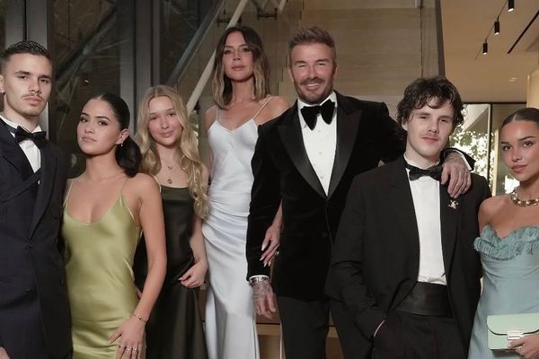 長子布魯克林發文揭穿貝克漢一家都是演的。（圖／翻攝貝克漢IG）