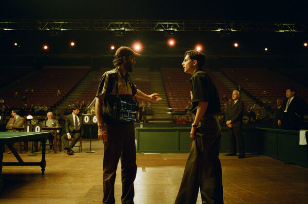 「甜茶」提摩西夏勒梅在新片《橫衝直闖》有突破性演出。(圖/龍祥提供)