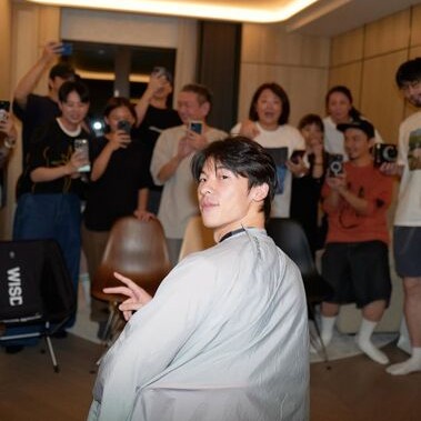 許光漢首度公開平頭照。（圖／翻攝許光漢IG）