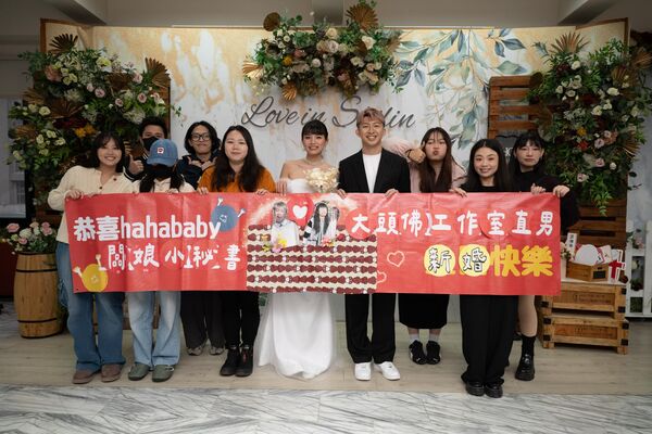 耶嫩和俐馨登記結婚。（圖／翻攝耶嫩Threads）