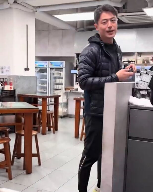 霍建華貼心幫粉絲買單。（圖／翻攝微博）