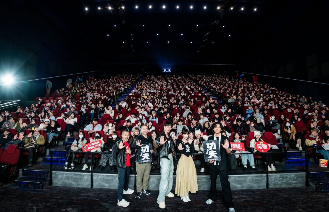 柯震東34歲再演高中生,片中還有全裸、打手槍激情橋段。(圖/麻吉砥加提供)