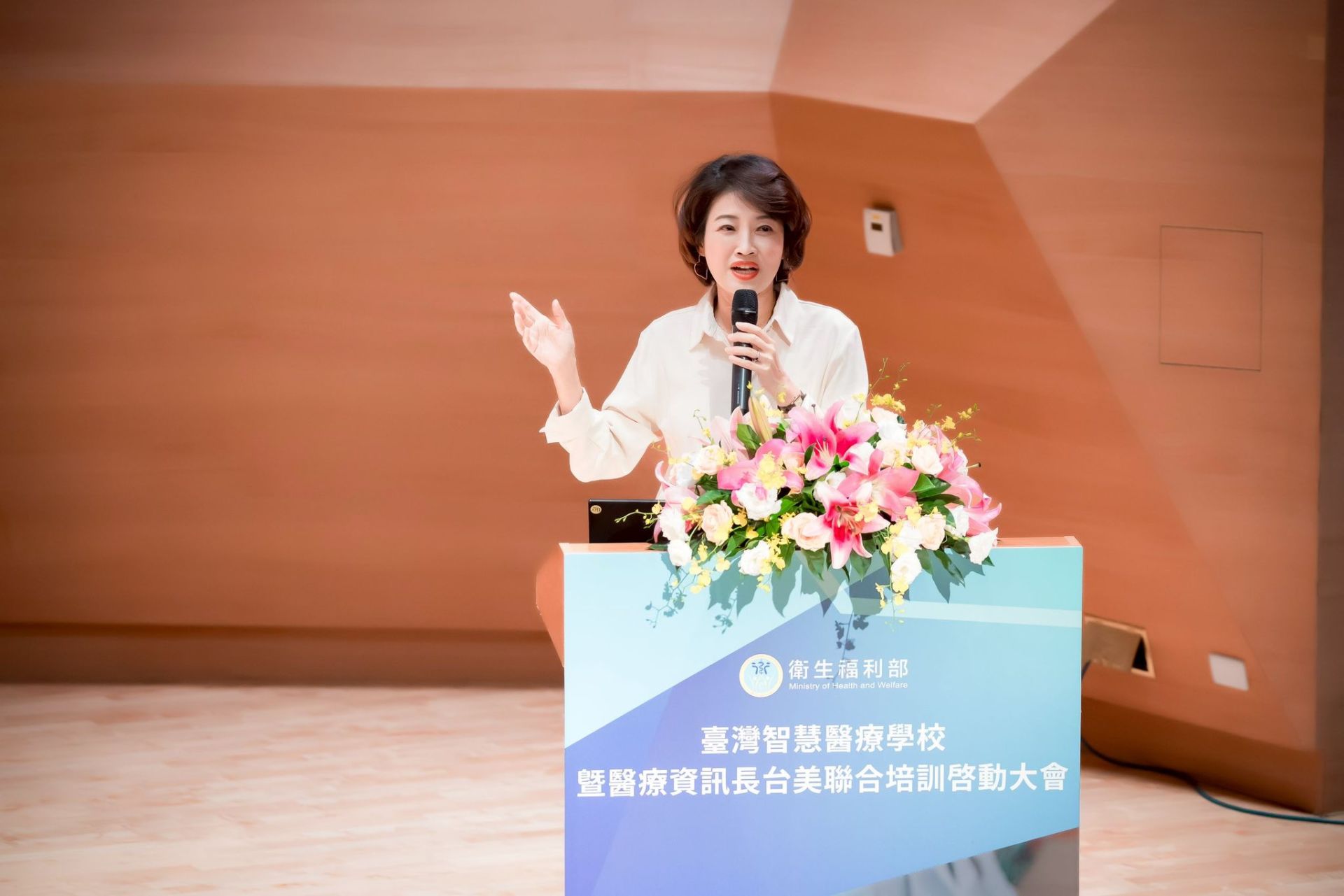 前主播吳中純56歲離世。（圖／翻攝吳中純臉書）