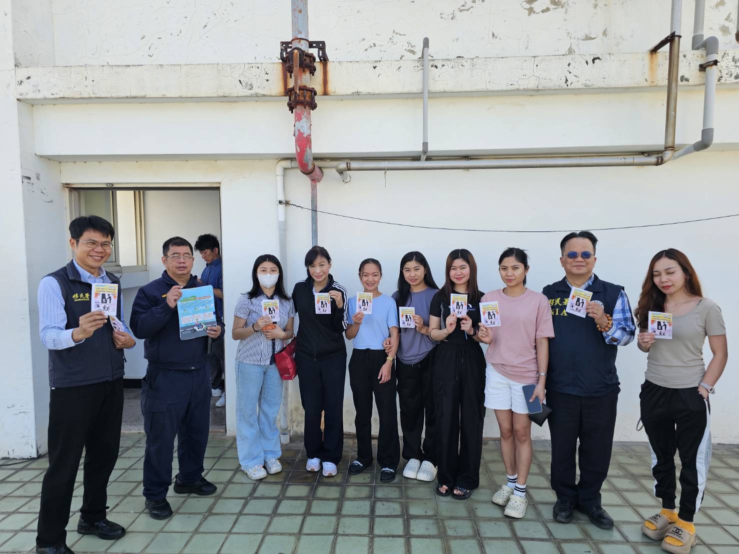 春節後詐騙升溫！移民署臺中二站聯手警方前進宿舍守護移工安全