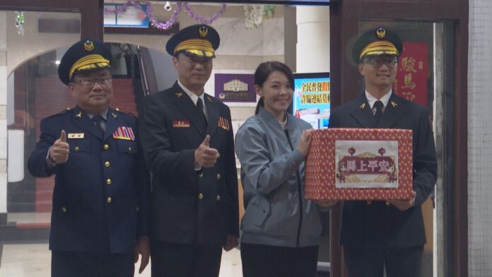 春節維安不打烊! 高虹安慰問警消同仁