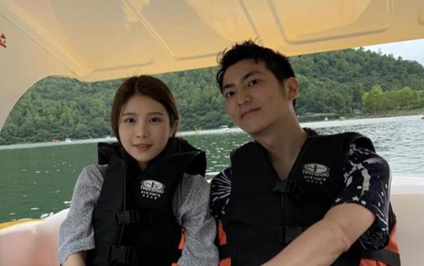 鄭家純和日籍老公。（圖／翻攝鄭家純臉書 ）