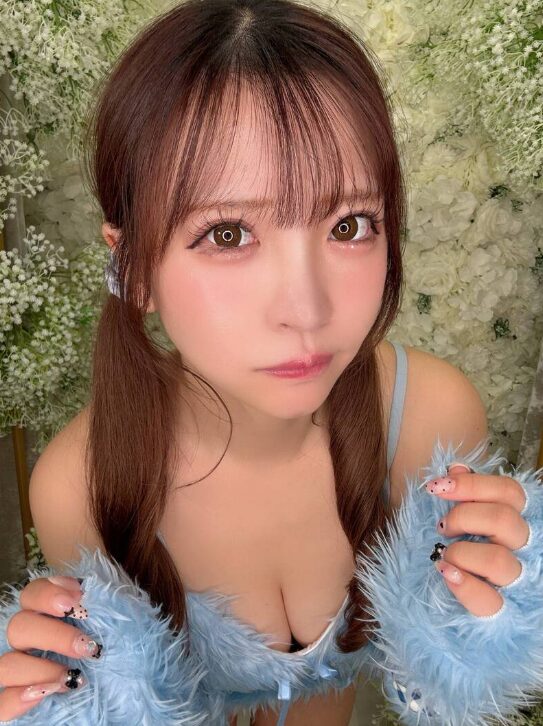 AV女優小那海綾最大特徵是她的「美尻」。(圖/翻攝X)