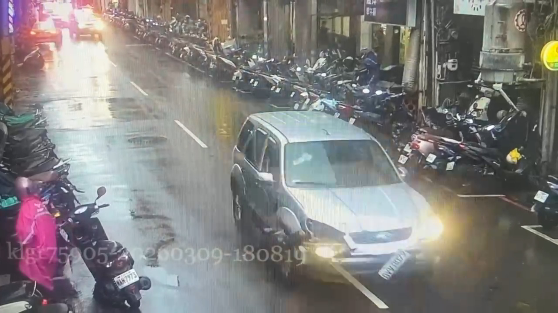 基隆市區昨（9）日下午上演宛如電影般的警匪追逐戰！