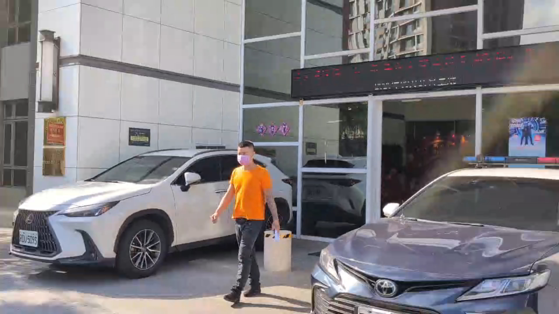 高姓民間拖吊車司機落網時精神恍惚,警方對其進行毒品唾液快篩,結果竟呈現安非他命陽性反應。