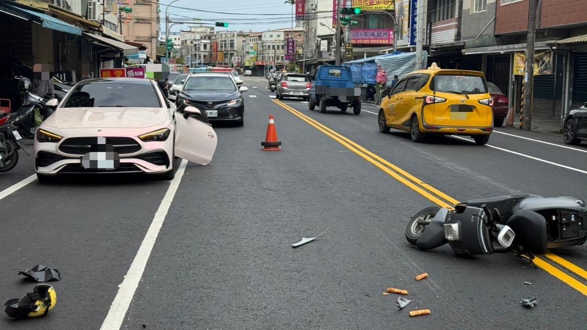 宜蘭市昨（22）日中午12時許發生1起「開門殺」交通事故。