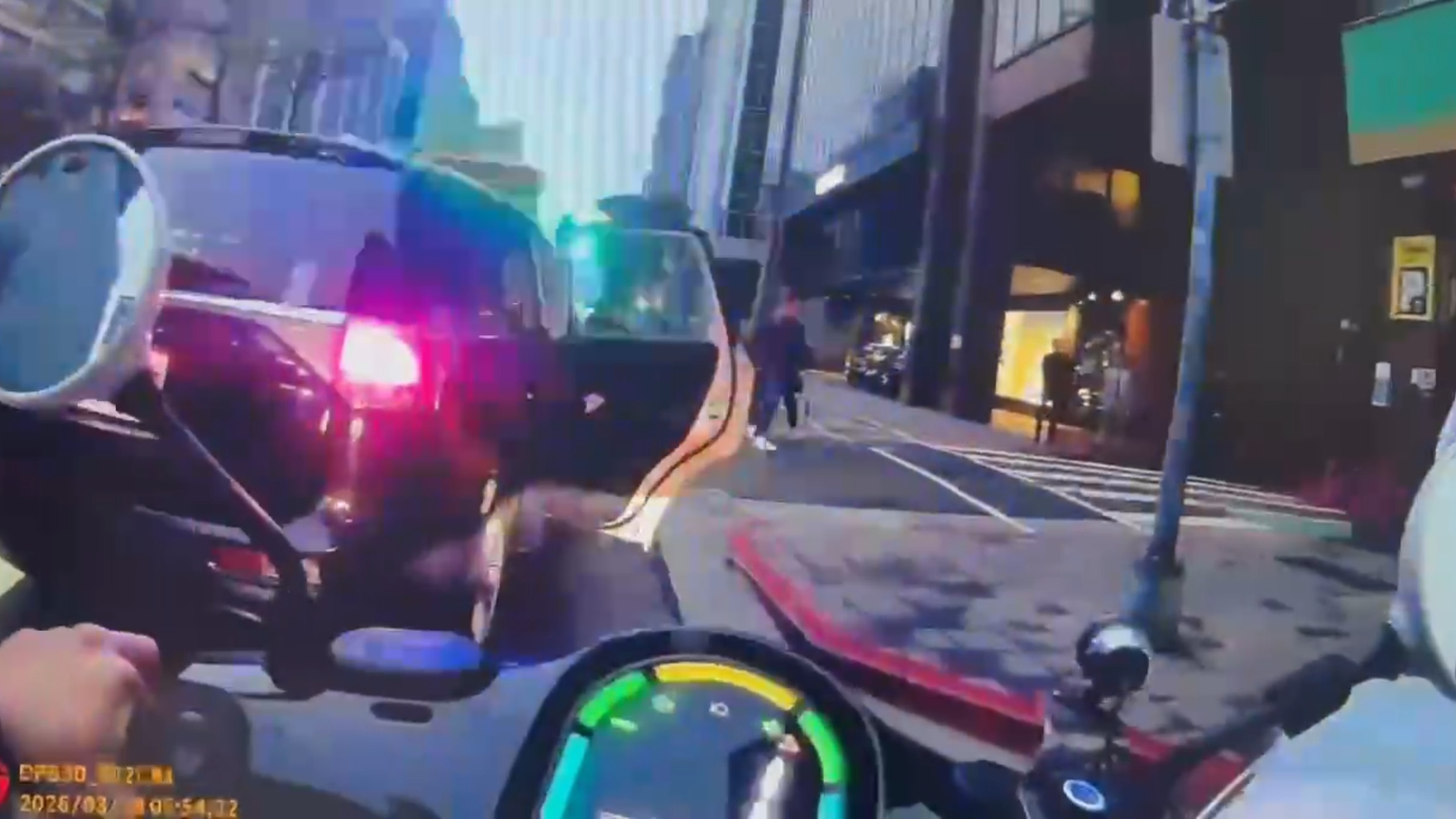 轄區長春路派出所員警獲報到場。