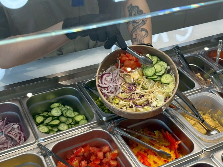 PokéPoké・波奇波奇為主打原型食物的波奇碗品牌，致力於提供均衡、清爽且具營養價值的餐飲選擇。(圖/業者提供)