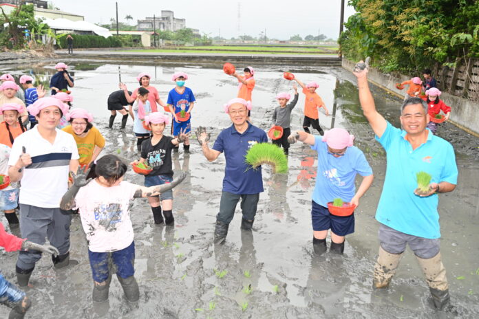 DWpSlYRhstE1V54uyFM8