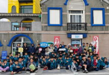 失智長者與孩子看海 老幼共學首度走出教室