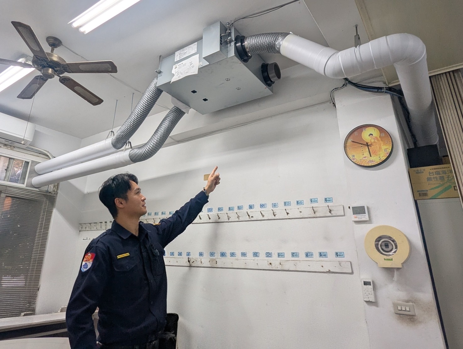 中聯資源捐贈全熱交換器　助中港警西碼頭中隊改善空氣品質