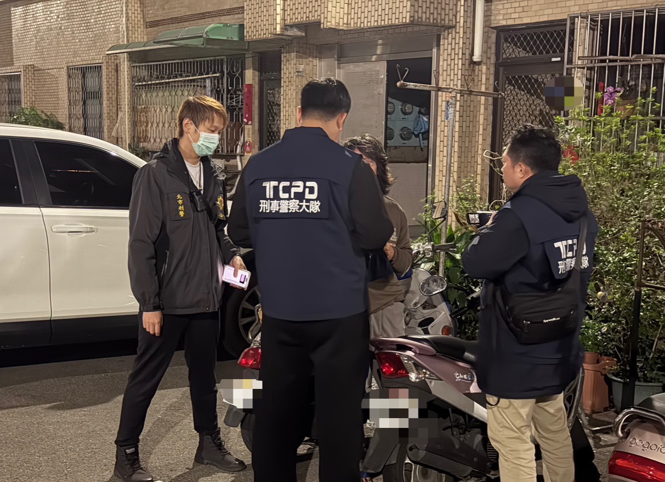 台北市刑事警察大隊接獲網路恐嚇訊息後展開調查，跨縣市追查於苗栗查獲涉案犯嫌到案。（警方提供）