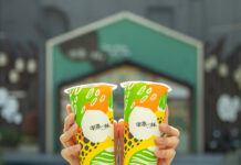 這杯超有料!喫茶小舖「黃金美穀」巨型骰子抽整杯 0 元再抽 5 萬純金! ▲喫茶小舖「黃金美穀」巨型骰子抽整杯 0 元。