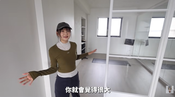 愛莉莎莎去韓國割雙眼皮。（圖／翻攝愛莉莎莎 YouTube）